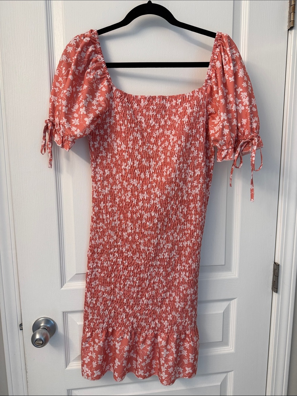 Women’s Coral Floral Smocked Midi Dress